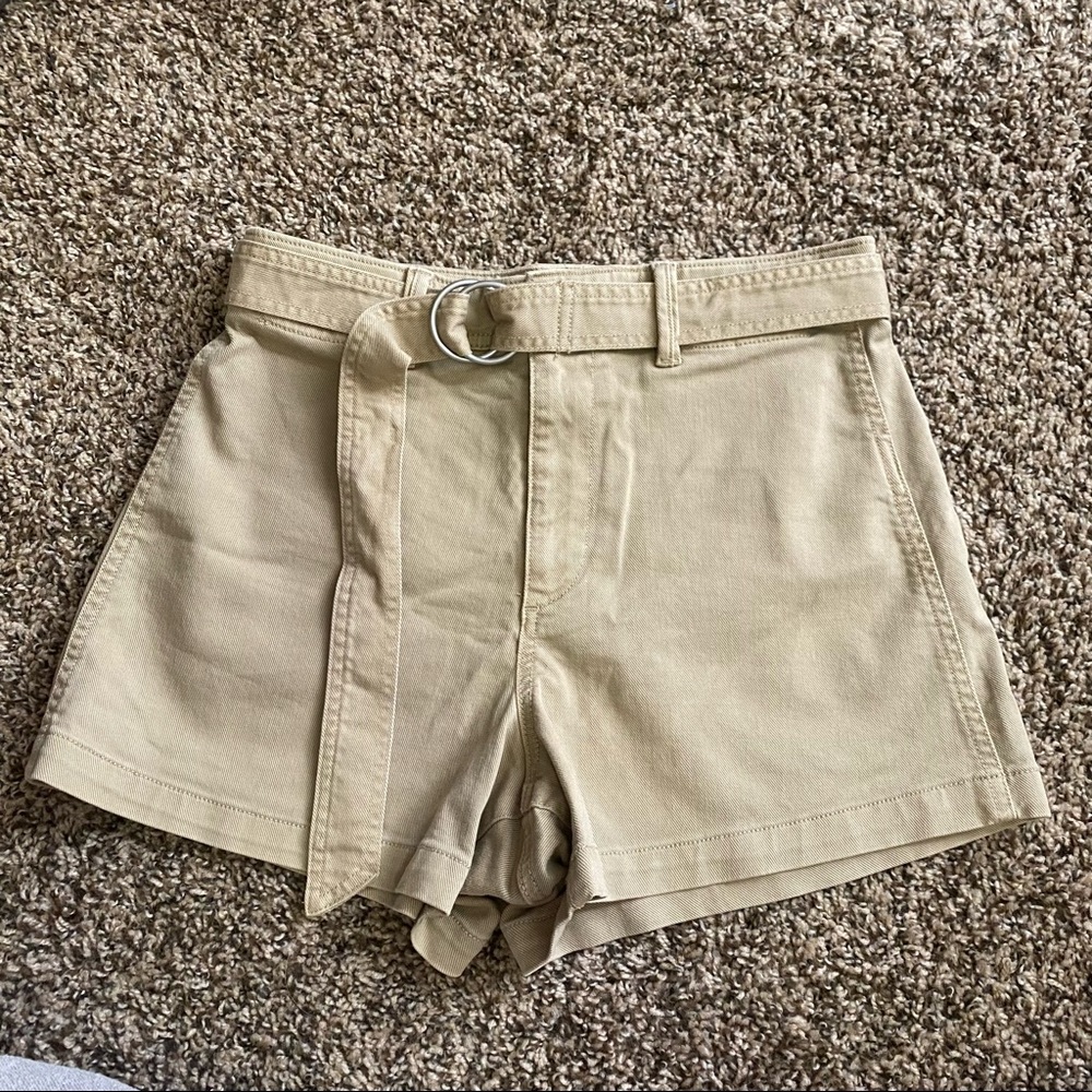 Cute khaki shorts with removable belt